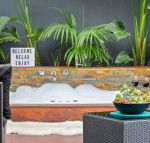 AMORE a Tranquil Retreat with Couples Spa - Accommodation Mermaid Beach