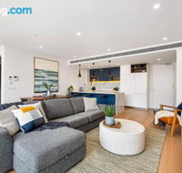 Luxe 101 at Martha Cove waterfront luxury on the marina walk to beach - Accommodation Mermaid Beach