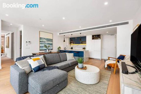 Luxe 101 At Martha Cove Waterfront Luxury On The Marina Walk To Beach - Accommodation Mermaid Beach 0