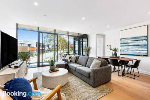 Luxe 101 At Martha Cove Waterfront Luxury On The Marina Walk To Beach - Accommodation Mermaid Beach 5