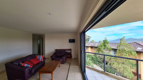 A Vista Townhouse 1 - Accommodation Mermaid Beach 2