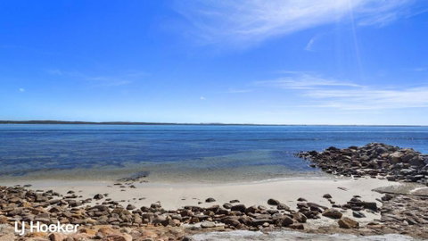 Yacaaba Beautiful Waterfront Location - Accommodation Mermaid Beach 3