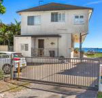 Yacaaba Beautiful Waterfront Location - Accommodation Mermaid Beach