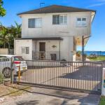 Yacaaba Beautiful Waterfront Location - Accommodation Mermaid Beach 0