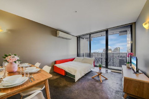 A Modern 2BR CBD Apt City Views FREE Parking - Accommodation Mermaid Beach 3