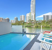 GC Private Homes - Waterfront Villas - Accommodation Mermaid Beach
