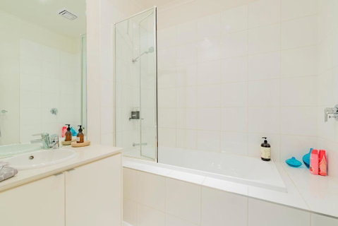 Stylish 3 Bedroom Condo - Accommodation Mermaid Beach 6