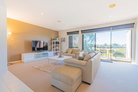 Stylish 3 Bedroom Condo - Accommodation Mermaid Beach 2
