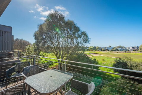 Stylish 3 Bedroom Condo - Accommodation Mermaid Beach 5