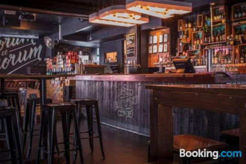 3br Stylish Apt CBD River & City Views SpaSaunaPoolWIFINetflix - Accommodation Mermaid Beach 1