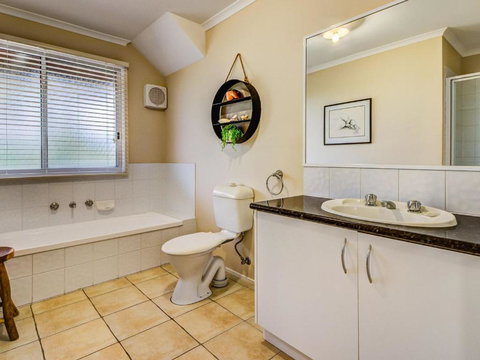 Art House - Accommodation Mermaid Beach 1