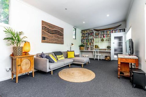 SUNSET BEACH SHACK On SURF - Accommodation Mermaid Beach 0