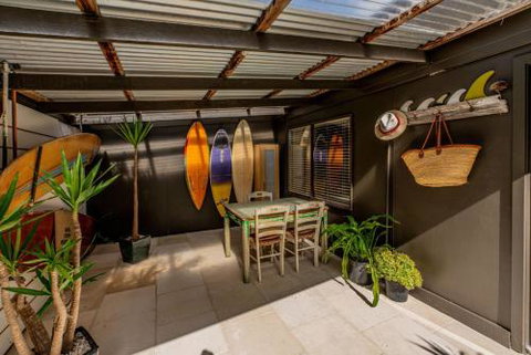 SUNSET BEACH SHACK On SURF - Accommodation Mermaid Beach 5