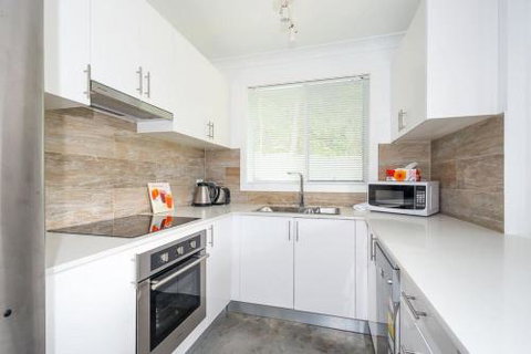 Salty Kisses Holiday House - Accommodation Mermaid Beach 4