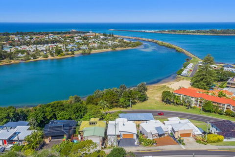 Shawhaven - Accommodation Mermaid Beach 1