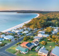 Sandals at the Bay Upstairs unit sleeping six 4pm Check Out Sundays - Accommodation Mermaid Beach