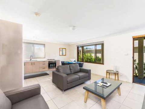 Sandals At The Bay Downstairs 4pm Check Out Sundays - Accommodation Mermaid Beach 1