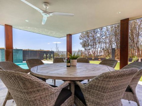 Vukeville Beachfront Luxury With Pool 4pm Check Out Sundays - Accommodation Mermaid Beach 3