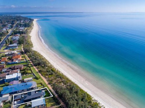 Vukeville Beachfront Luxury With Pool 4pm Check Out Sundays - Accommodation Mermaid Beach 2