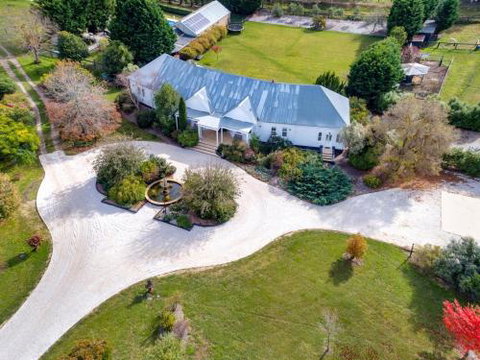 Wembley House Southern Highlands With 4pm Check Out Sunday - Accommodation Mermaid Beach 1