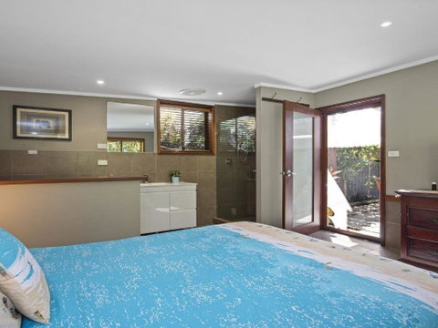 The Dunes - Accommodation Mermaid Beach 2