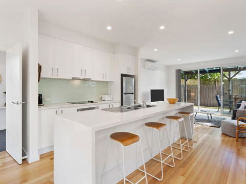 NORMANBY Coastal FREE WIFI & NETFLIX - Accommodation Mermaid Beach 2