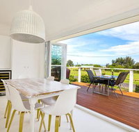 Arklow I Pet Friendly with Ocean Views - Accommodation Mermaid Beach