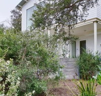 The White House Sandy Point - Accommodation Mermaid Beach