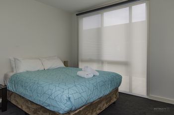 Stylish 3 Bedroom Condo - Accommodation Mermaid Beach 4