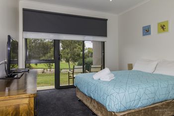 Stylish 3 Bedroom Condo - Accommodation Mermaid Beach 6
