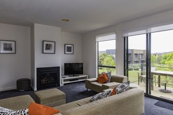 Stylish 3 Bedroom Condo - Accommodation Mermaid Beach 1