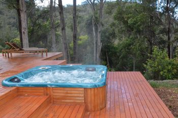 Quiet Rural Retreat With Spa - Accommodation Mermaid Beach 3