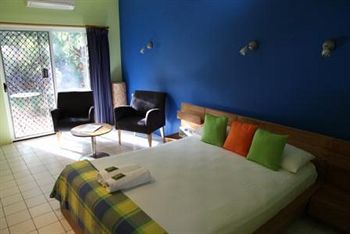 Port O Call Lodge - Accommodation Mermaid Beach 2