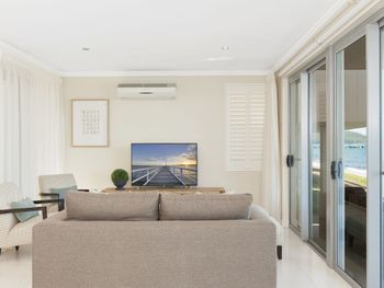 Soldiers Point Road 2 163 Seaside Splendour - Accommodation Mermaid Beach 0