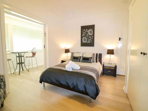 Waterside Retreat - Accommodation Mermaid Beach 4