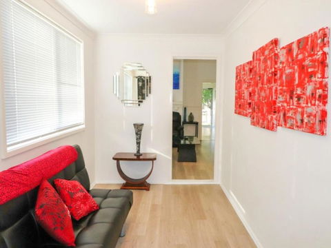 Waterside Retreat - Accommodation Mermaid Beach 2