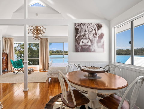 Summerville House - Accommodation Mermaid Beach 1