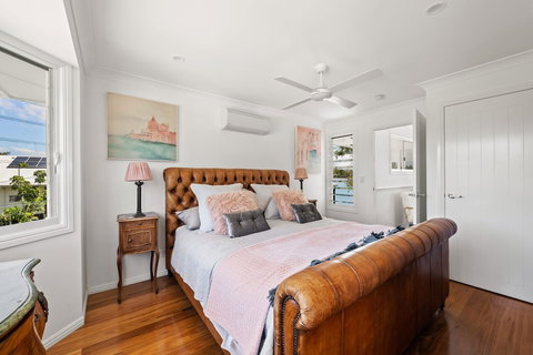 Summerville House - Accommodation Mermaid Beach 2