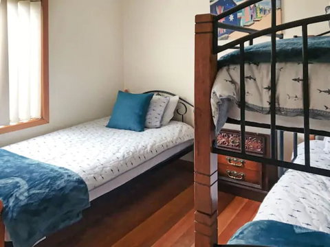 Home Near Shops & Beach - Accommodation Mermaid Beach 0