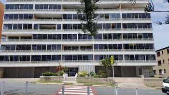 Point Break 2 Bedroom Apartment - Accommodation Mermaid Beach 3