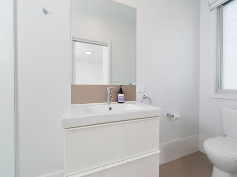 Ocean Views 41A Ocean Avenue - Accommodation Mermaid Beach 3