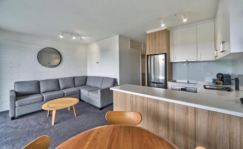 Snow Ski Apartments 23 - Accommodation Mermaid Beach 1