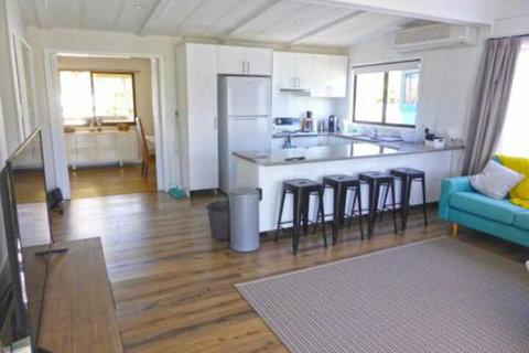 The Relax Shack At Culburra Beach Sleeps 7 - Accommodation Mermaid Beach 7