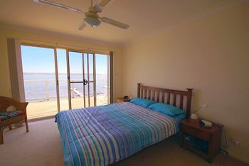 Luxury Waterfront House - Accommodation Mermaid Beach 4