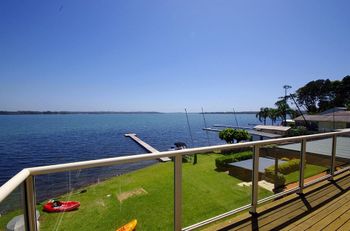 Luxury Waterfront House - Accommodation Mermaid Beach 5