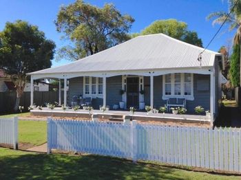 Edgeworth Street Manor - Accommodation Mermaid Beach 0