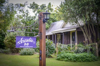 Arcadia Bed & Breakfast & Cottages - Accommodation Mermaid Beach 0