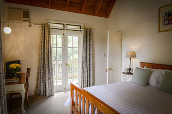 Arcadia Bed & Breakfast & Cottages - Accommodation Mermaid Beach 1