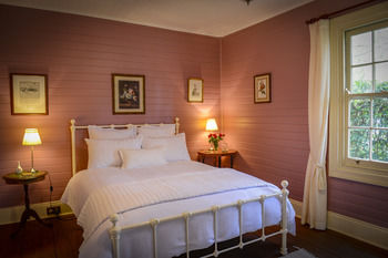 Arcadia Bed & Breakfast & Cottages - Accommodation Mermaid Beach 5