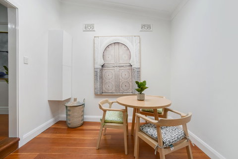 HomeHotel LuxuryHome 500m Crows Nest Shops - Accommodation Mermaid Beach 0